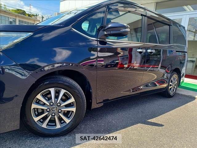 Toyota ESQUIRE 2018-03 359780-28