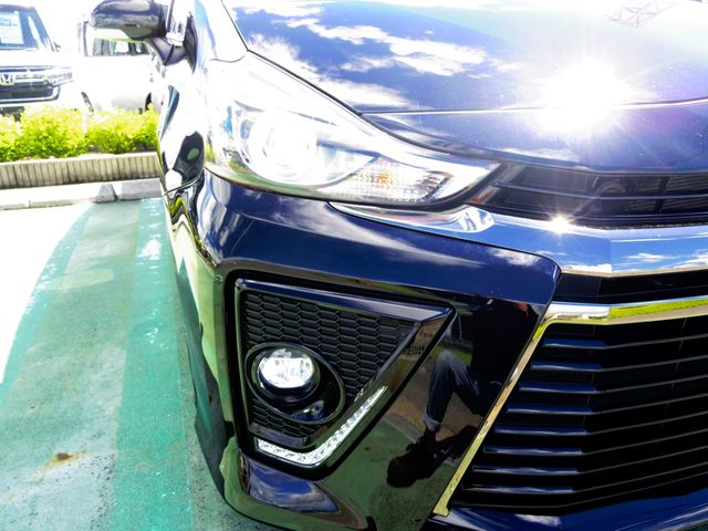 Toyota PRIUS ALPHA 2015-06 22649-16