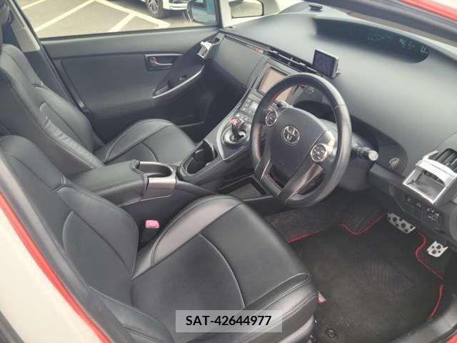 Toyota PRIUS 2013-03 210129-7
