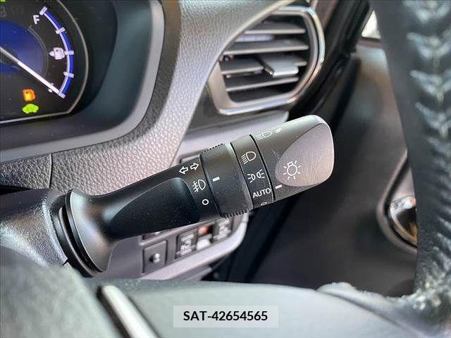 Toyota NOAH 2019-04 322845-6