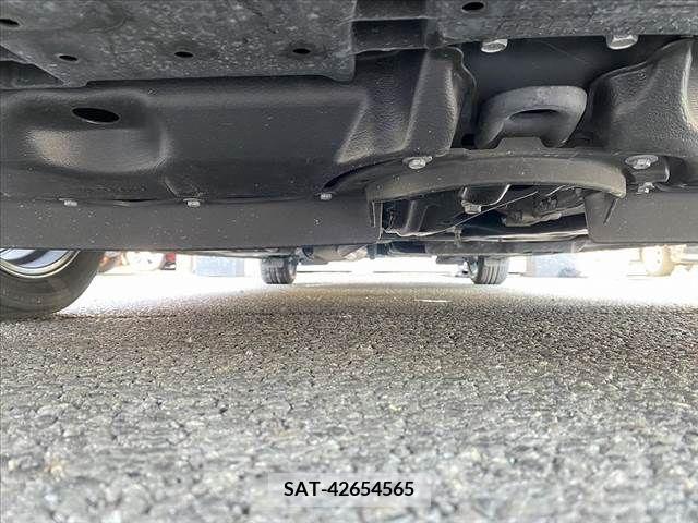 Toyota NOAH 2019-04 322845-18