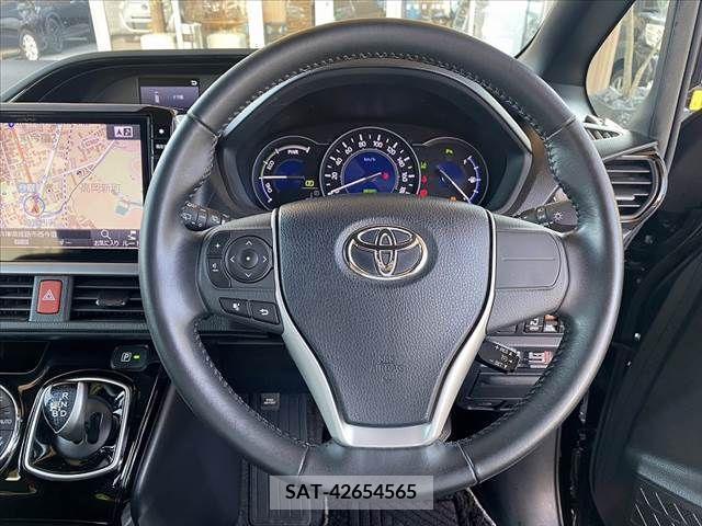 Toyota NOAH 2019-04 322845-5