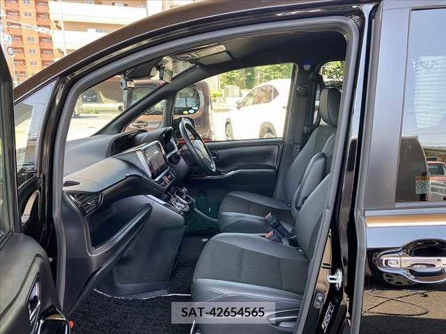 Toyota NOAH 2019-04 322845-13