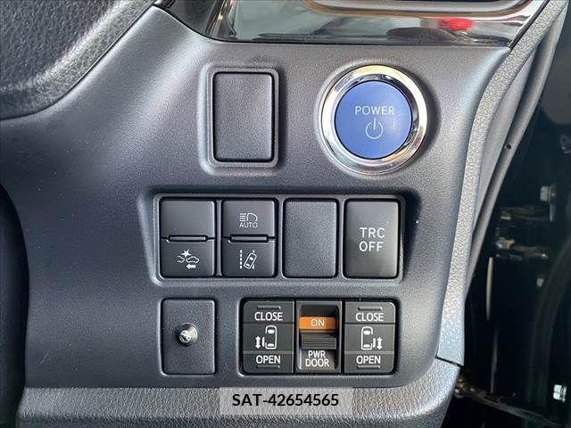 Toyota NOAH 2019-04 322845-2