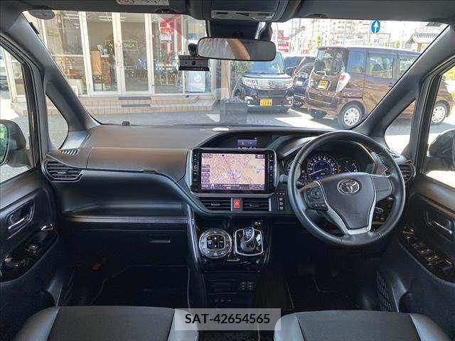 Toyota NOAH 2019-04 322845-1