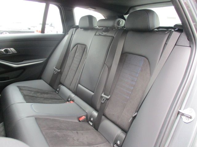 Bmw 3 SERIES 2021-08 3885-29