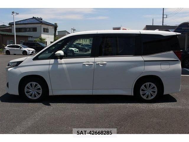 Toyota NOAH 2022-12 332034-9