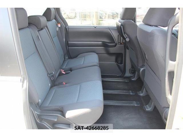 Toyota NOAH 2022-12 332034-16