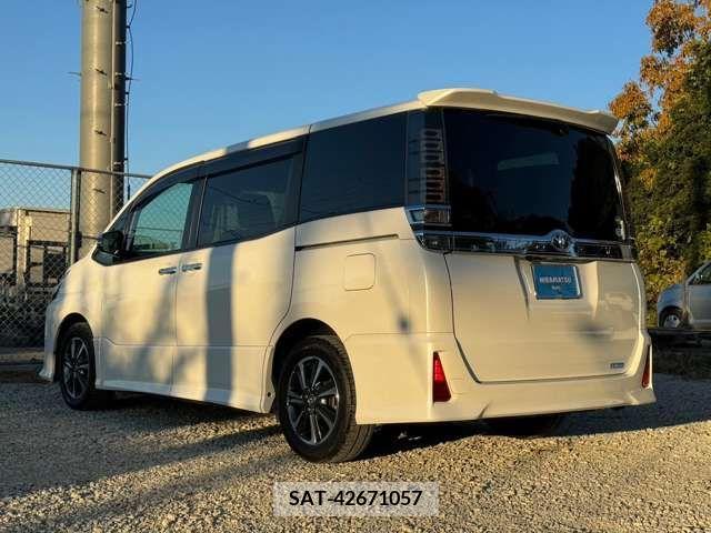 Toyota VOXY 2018-11 225283-4