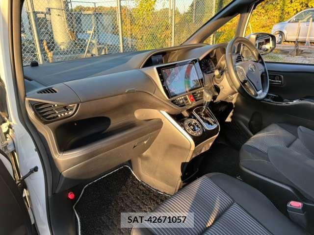 Toyota VOXY 2018-11 225283-5