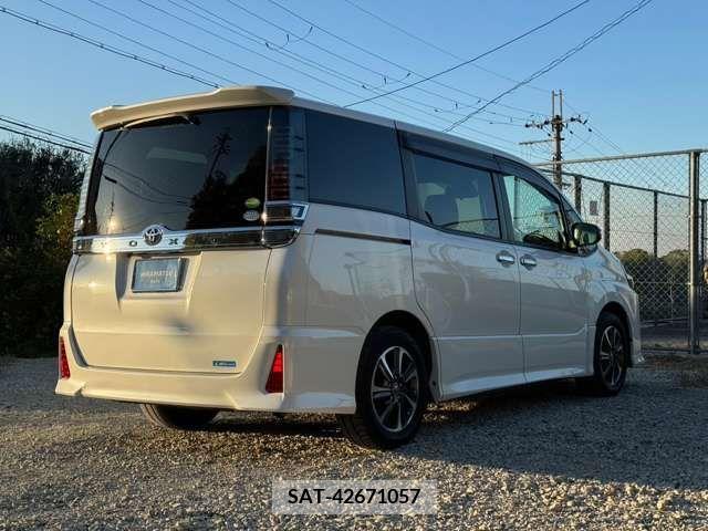 Toyota VOXY 2018-11 225283-2