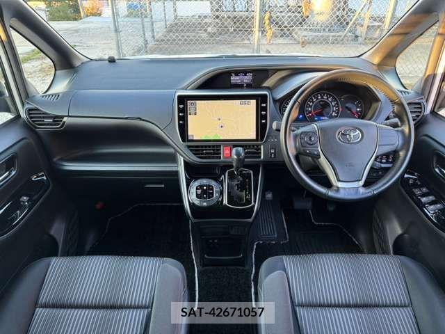 Toyota VOXY 2018-11 225283-1