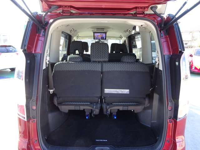 Nissan SERENA 2022-05 189656-8