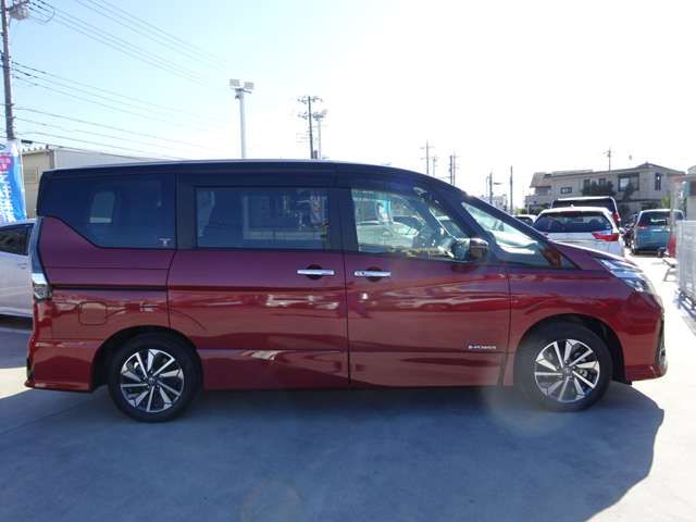 Nissan SERENA 2022-05 189656-10
