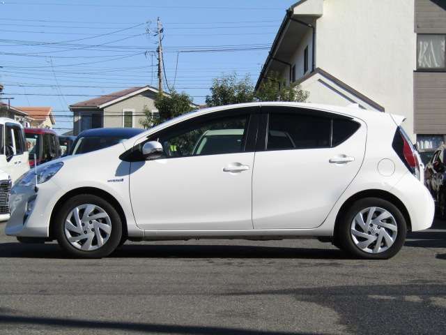 Toyota AQUA 2015-03 180999-3