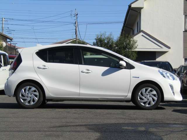 Toyota AQUA 2015-03 180999-2