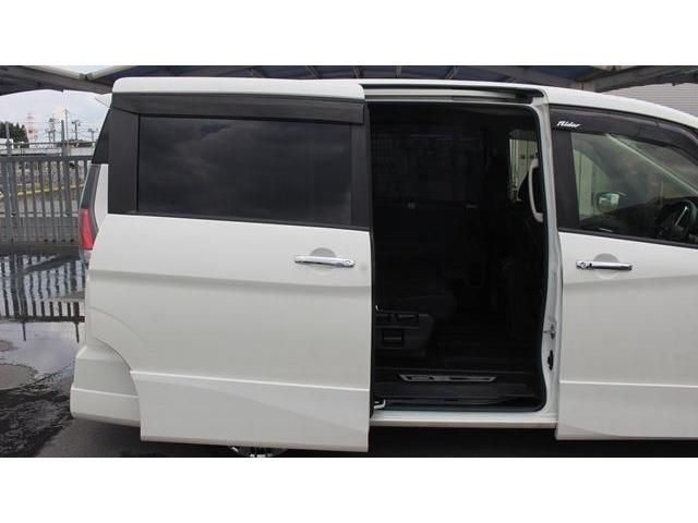 Nissan SERENA 2016-10 7114-8