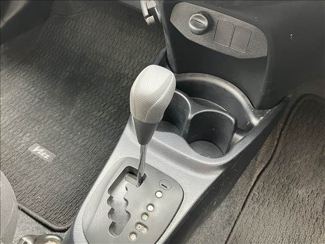 Toyota VITZ 2014-08 27469-19