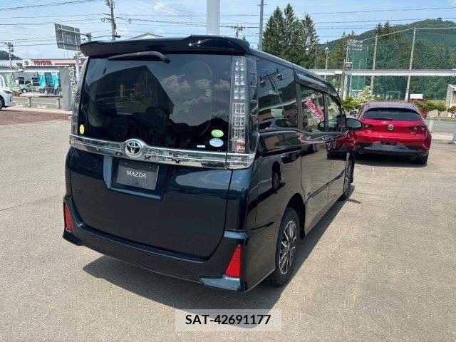 Toyota VOXY 2014-07 321712-2