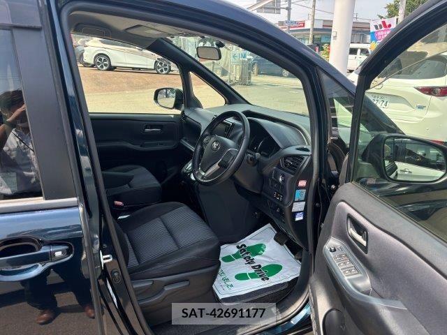 Toyota VOXY 2014-07 321712-1