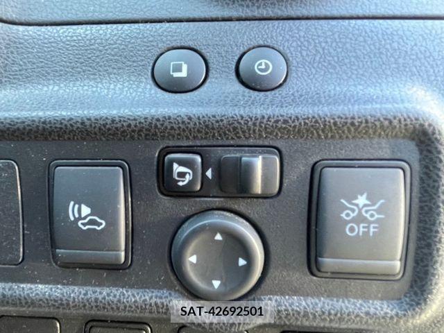 Nissan NOTE 2018-10 328549-22