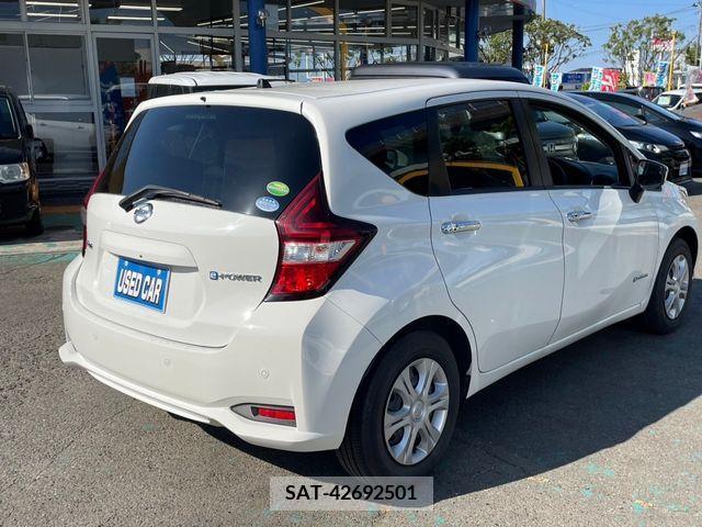 Nissan NOTE 2018-10 328549-2