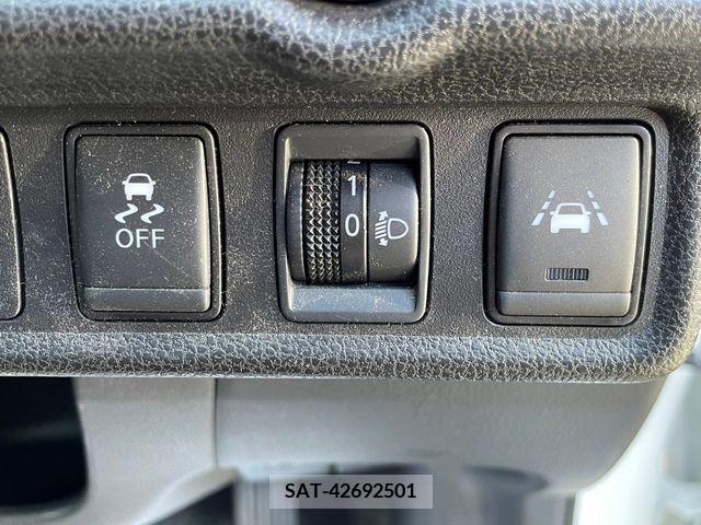 Nissan NOTE 2018-10 328549-21
