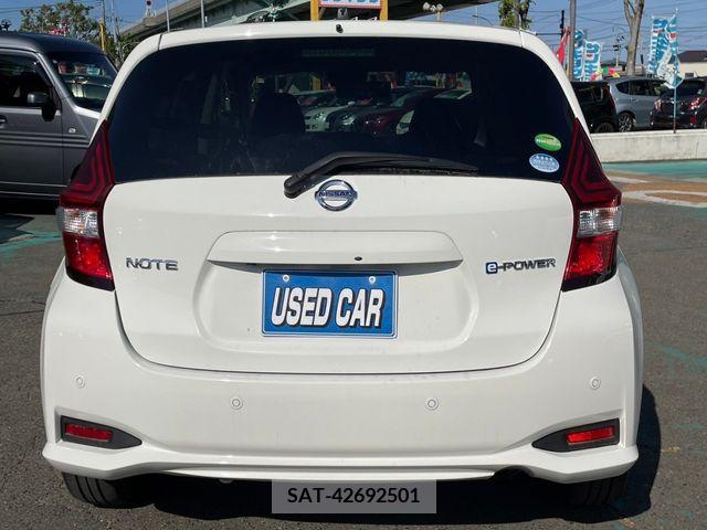 Nissan NOTE 2018-10 328549-7
