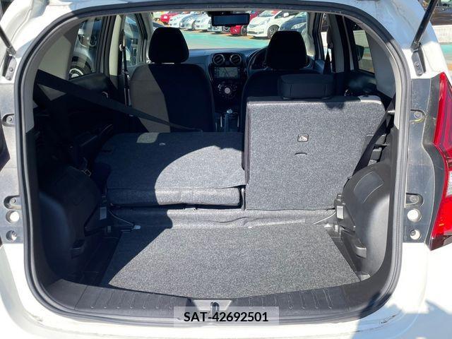 Nissan NOTE 2018-10 328549-9