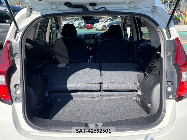 Nissan NOTE 2018-10 328549-13