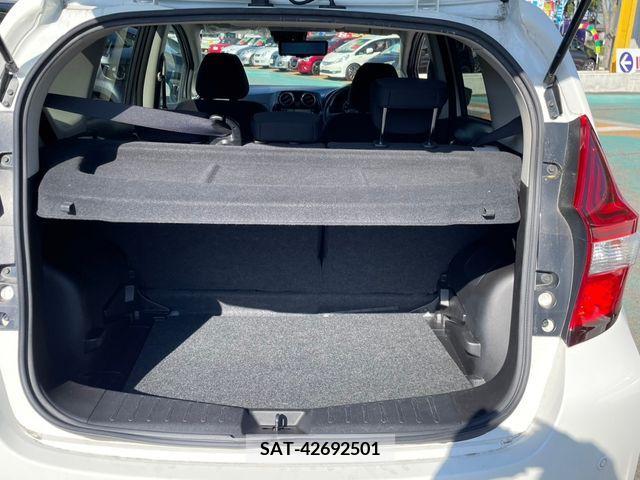 Nissan NOTE 2018-10 328549-12