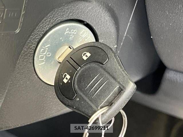 Nissan MARCH 2021-07 308103-4
