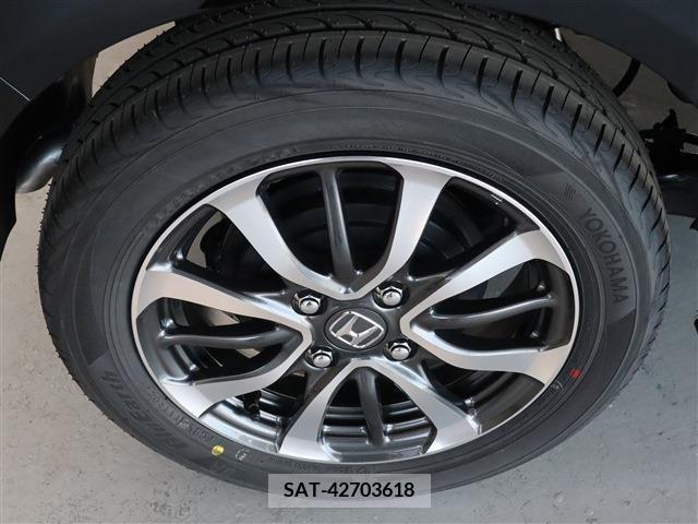 Honda N BOX CUSTOM 2023-12 307521-7