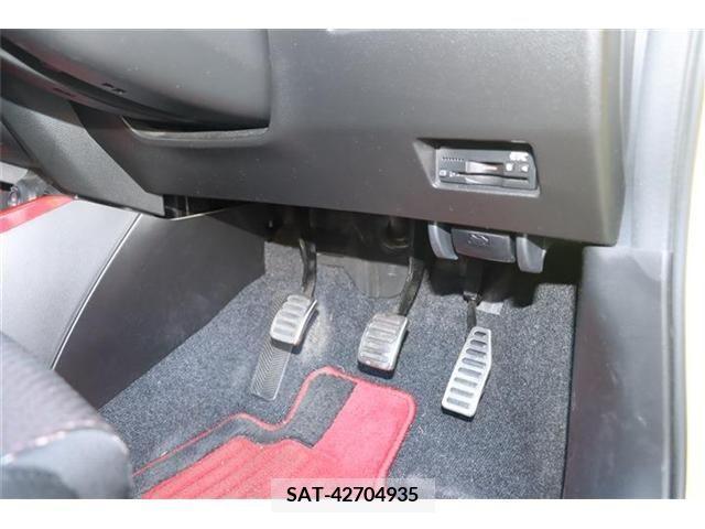 Suzuki SWIFT 2017-11 250048-9