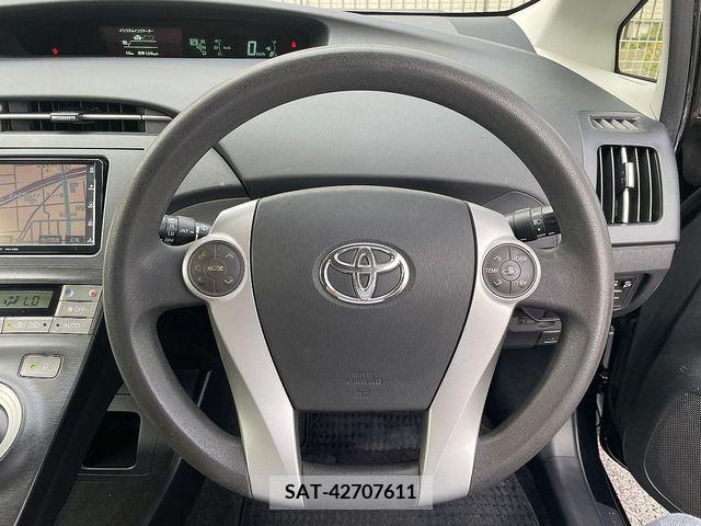 Toyota PRIUS 2013-02 366489-9