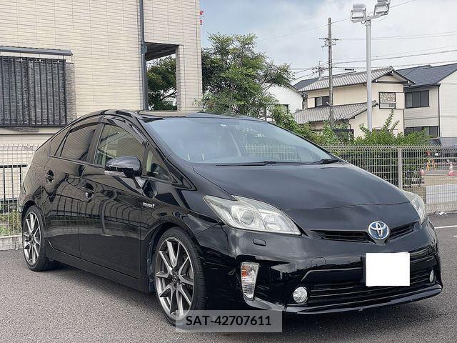 Toyota PRIUS 2013-02 366489-2