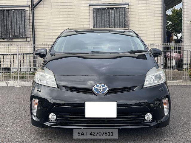 Toyota PRIUS 2013-02 366489-1