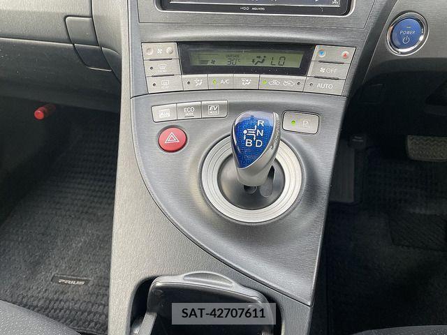 Toyota PRIUS 2013-02 366489-14