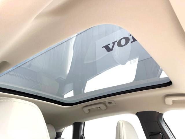Volvo V40 2019-02 20892-4