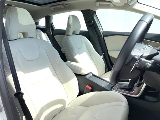 Volvo V40 2019-02 20892-11