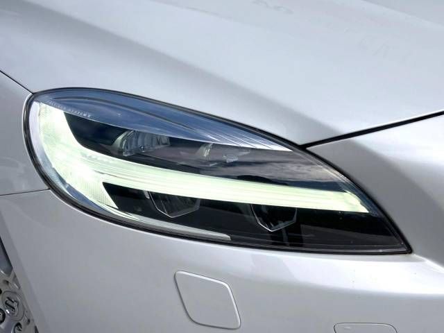 Volvo V40 2019-02 20892-14