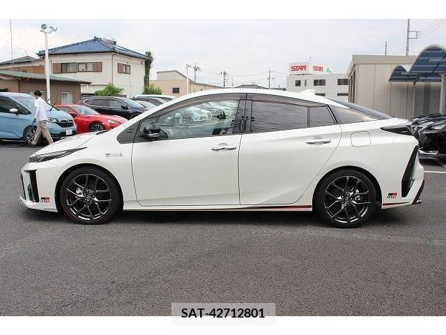 Toyota PRIUS PHV 2017-12 351456-9