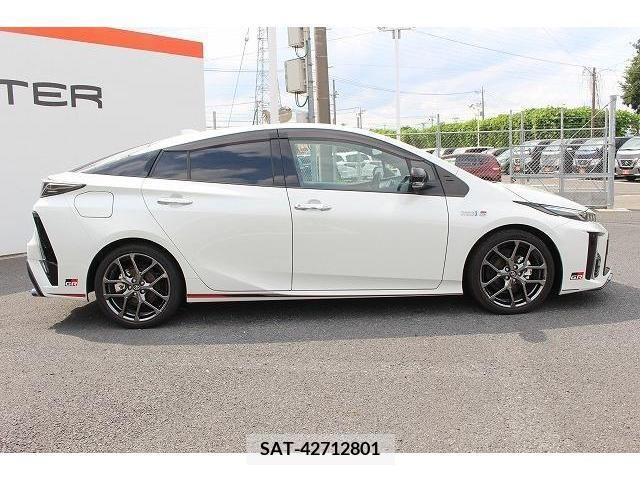 Toyota PRIUS PHV 2017-12 351456-7
