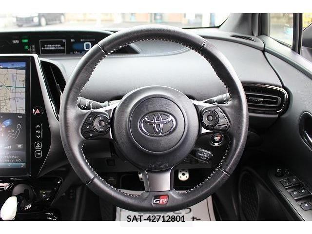 Toyota PRIUS PHV 2017-12 351456-15