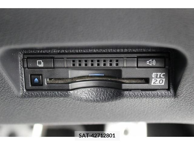 Toyota PRIUS PHV 2017-12 351456-3