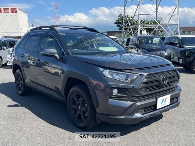 Toyota RAV4 2021-04 282762-16
