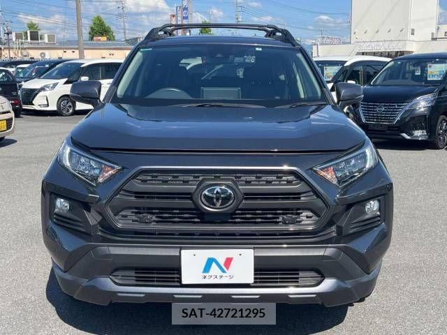 Toyota RAV4 2021-04 282762-14