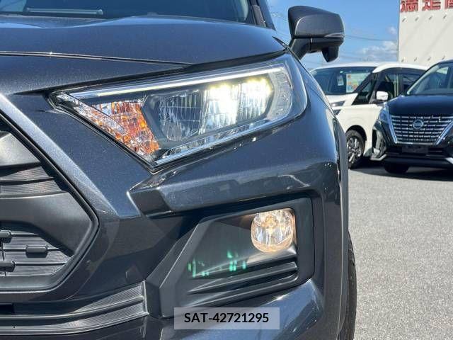 Toyota RAV4 2021-04 282762-12