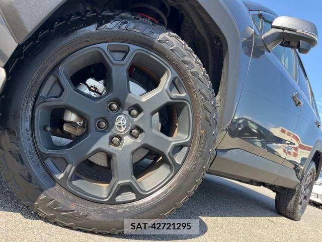 Toyota RAV4 2021-04 282762-13