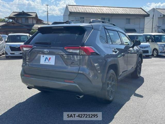 Toyota RAV4 2021-04 282762-17